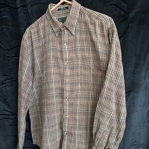 Bogari Studio men’s button down collared shirt with pocket, size L